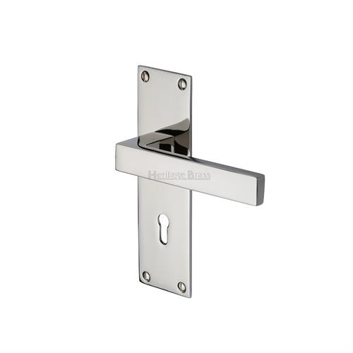 Metro Door Handle on Plate (Lever Lock)