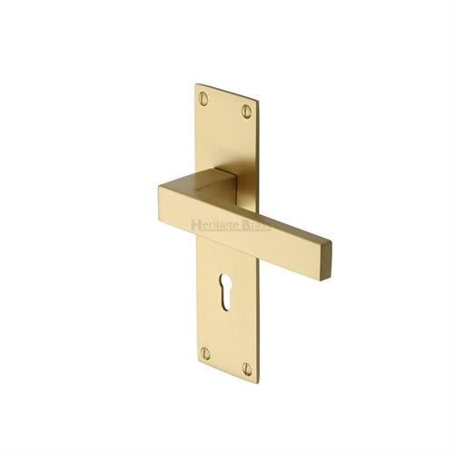 Metro Door Handle on Plate (Lever Lock)
