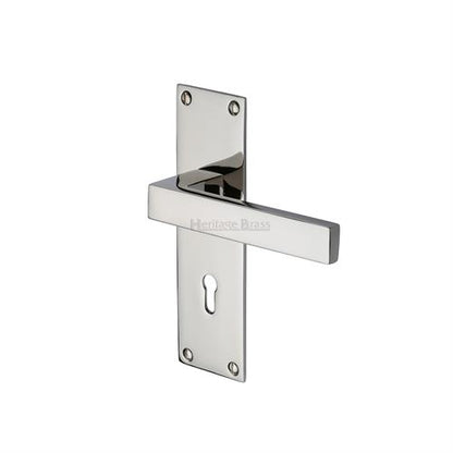 Metro Door Handle on Plate (Lever Lock)